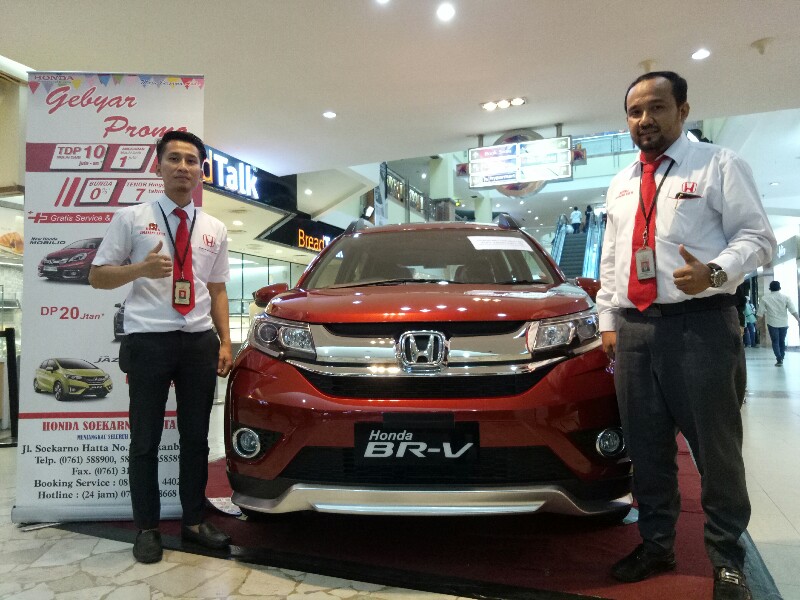 Pameran mobil Honda di Pekanbaru